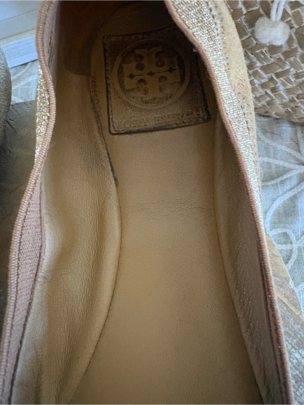 Tory Burch Gold Metallic Leather Ballet Flats Logo Medallion 9.5M - Picture 5 of 10